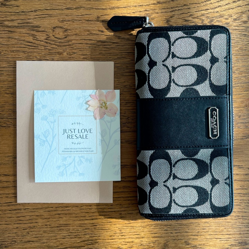 Coach Black Zippy Long Wallet EUC